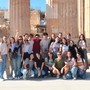 Una classe dell'ultimo anno del Liceo Classico in viaggio di istruzione in Grecia.