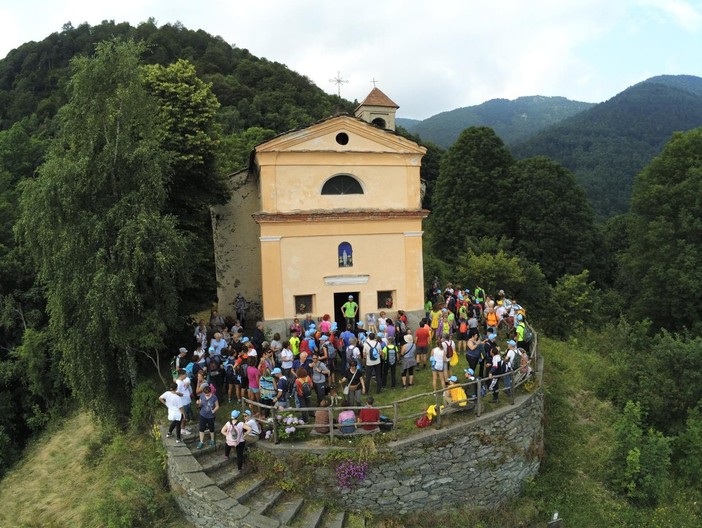 Altro grande successo di partecipanti per la camminata enogastronomica di Valcasotto