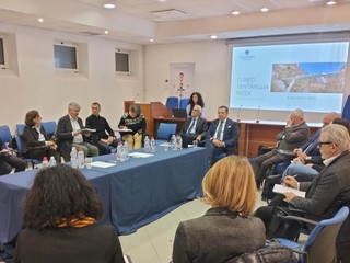 Alcuni momenti dell'incontro tenuto in Confcommercio