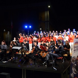 Vent'anni del coro “Envie de Chanter”, attraverso la musica che unisce una comunità