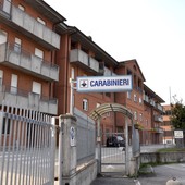 La caserma sede della Compagnia Carabinieri di Bra, territorialmente competente per il caso di abusi avvenuto a Canale nella notte tra sabato e domenica scorsi