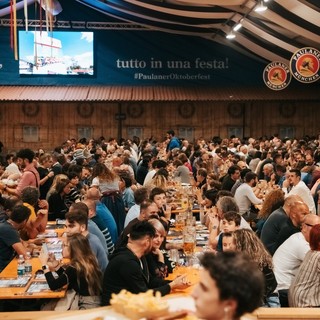 Il primo sabato di &quot;Paulaner Oktoberfest Cuneo&quot; 2024 è dedicato alla musica con i Discoinferno e alle famiglie con Mago Trinchetto