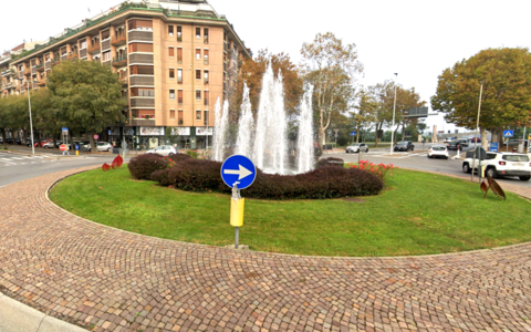 La rotatoria di largo De Amicis (Ph. Google)