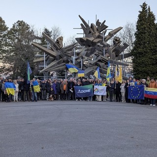 Trecento persone a Cuneo per la manifestazione per l'Europa e l'Ucraina