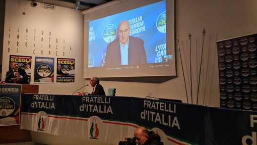 Il ministro della Difesa Guido Crosetto intervistato da Massimo Giletti, in collegamento da Roma con il Centro Incontri della Provincia di Cuneo