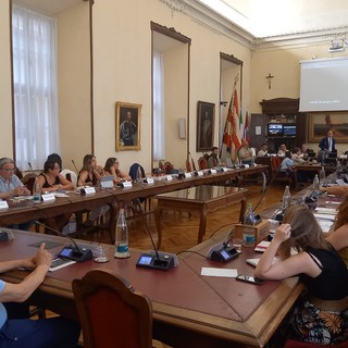 La sala del consiglio &quot;priva&quot; della minoranza