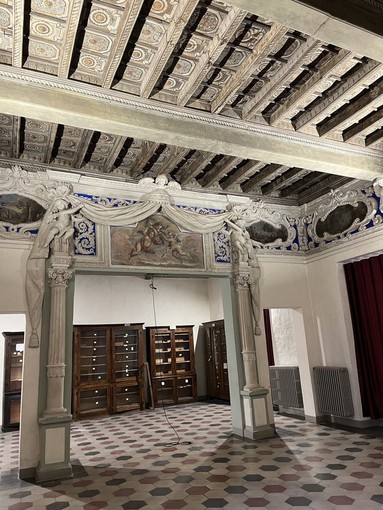 Saluzzo, il trasloco dalla vecchia sede del liceo Classico Bodoni in via Della Chiesa -foto Don Marco Gallo