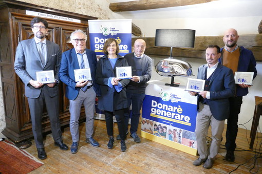 Gli imprenditori premiati: da sinistra Alessandro Battaglia (Silvateam), Livio Bertola (Bertola Group), Chiara Alessi e Michele Michelotti (Ridix), Marco Piccolo (Reynaldi società benefit), Massimo Barale (Barale e Olivero Macchine Agricole). Non in foto perchè collegata da remoto Rosanna Dora de Lucia (Sapa Group, fondazione Affinita)