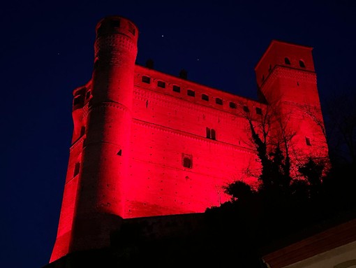 Nuova luce per il Castello di Serralunga: completata l'illuminazione esterna