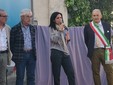 I curatori della mostra Cinzia Tesio, Rino Tacchella con Maurizio Colombo e il sindaco di Scarnafigi Riccardo Ghigo