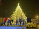 Cuneo entra nel clima della festa più amata, accese le luci di Illuminatale [FOTO E VIDEO]