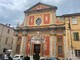 Saluzzo, chiesa di San Bernardo con la facciata fresca di restauro