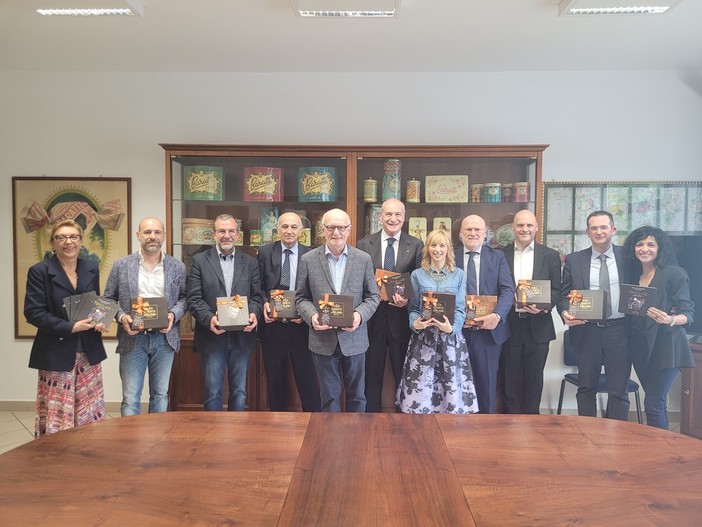 Choco Charity: diecimila euro donati al reparto di oncoematologia pediatrica di Savigliano dall’unione di Fondazione e Banca CRS con Baratti &amp; Milano e le Ascom di Bra, Fossano e Savigliano