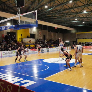 Basket Serie C: sulla sirena la S. Bernardo si aggiudica la folle sfida al vertice