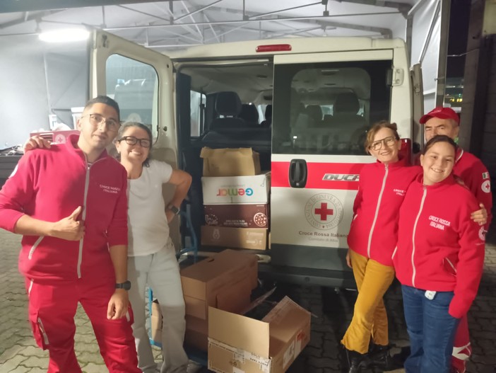 Colletta alimentare: la Croce Rossa di Alba raccoglie oltre 150 kg di cibo per le famiglie in difficoltà