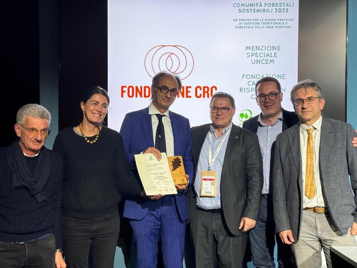 La consegna alla Fondazione CRC della ‘Menzione speciale del Premio Comunità Forestali Sostenibili’, nell’ambito della Fiera Ecomondo a Rimini