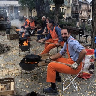 A Dronero tutto è pronto per una bella Castagnata in compagnia