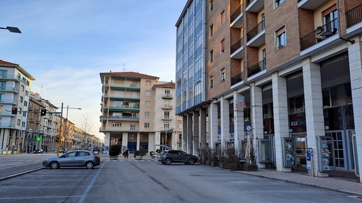 In foto l’angolo di piazza Europa su cui si sta allestendo il cantiere Andromeda