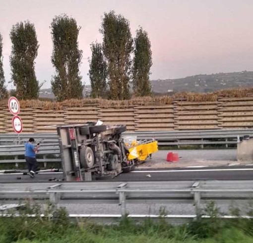 L'incidente all'imbocco dell'A33