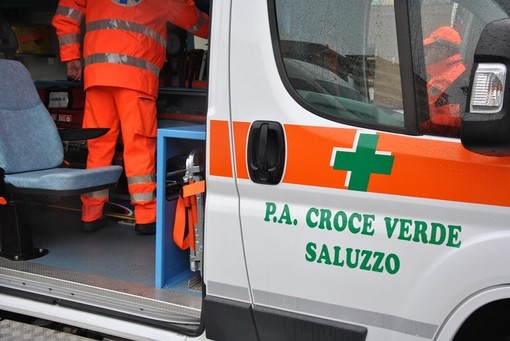 Gerbola di Manta, incidente in via Villafalletto: i vigili del fuoco liberano un ferito incastrato tra le lamiere