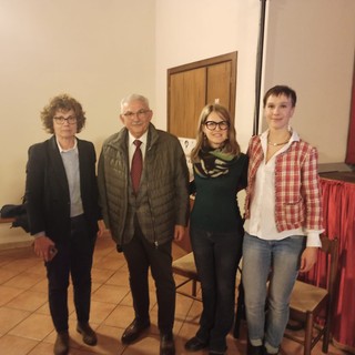 Il sindaco di Cavallerleone Marcellino Peretti con le dottoresse di medicina di base intervenute all'incontro