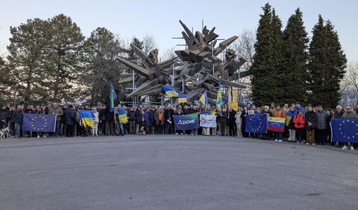 Trecento persone a Cuneo per la manifestazione per l'Europa e l'Ucraina