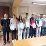 Il comandante della Stazione dei Carabinieri di Savigliano, Luca Giacolla con i neomaggiorenni e il sindaco di cavallerleone Marcellino Peretti