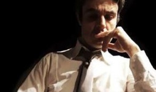 Apre la rassegna teatrale “Inscena” a Manta con il monologo su Amedeo Damiano