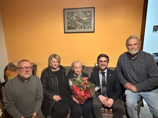 Il sindaco di Alba ha festeggiato i 102 anni della concittadina Laura Cane