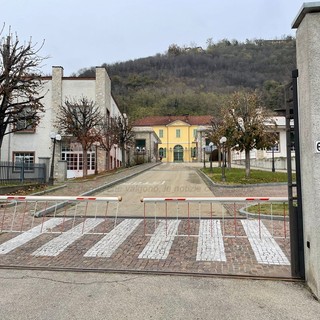 Primi picchetti di fronte all'azienda di frazione Cinzano a Santa Vittoria d'Alba