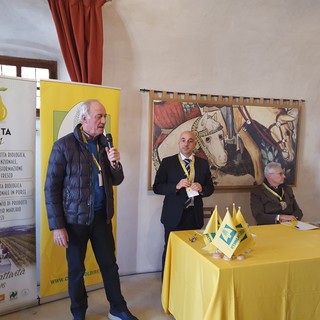 Domenico Sacchetto vicepresidente del Distretto della Frutta, Fabiano Porcu direttore Coldiretti Cuneo e il professor Roberto della Casa dell'Università di Bologna