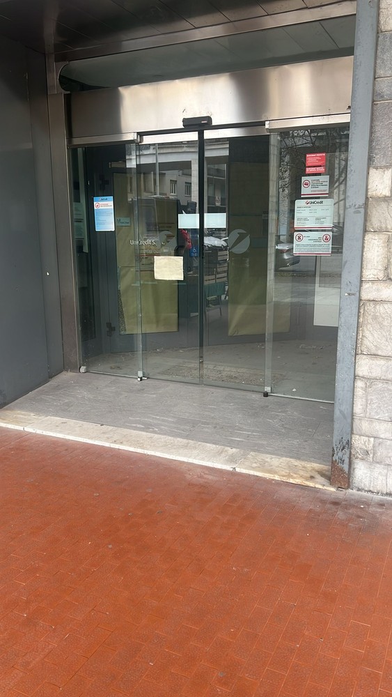 L'ex sede dell'Unicredit in corso Giolitti