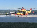 L'elicottero del 118 sulla piazzola dell'ospedale di Verduno