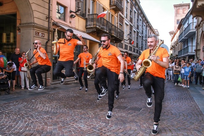 Alba, il concerto della P-funking band spostato in piazza Vittorio Veneto