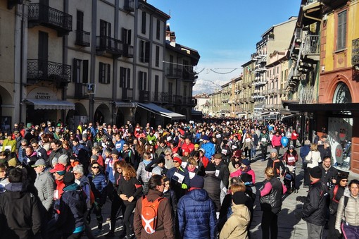 Saluzzo, lungo corso Italia, durante una precedente edizione del Fitwalking del cuore