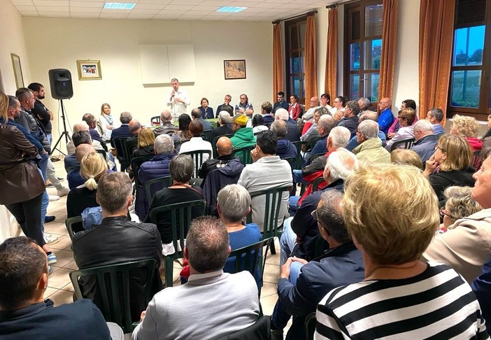 L'incontro relativo all'impianto di biometano in via Marene tenuto in frazione Santa Lucia, a Fossano, nel maggio dello scorso anno