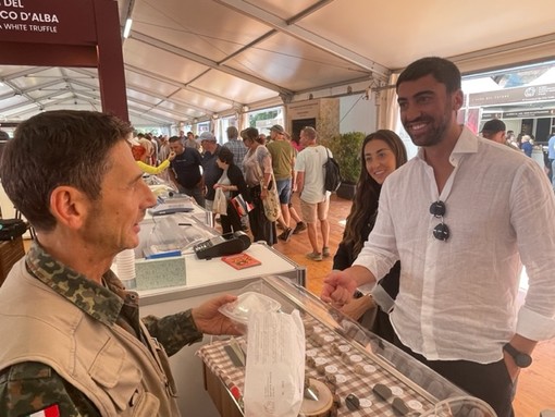 Al via ad Alba la Fiera del Tartufo: voci e volti dal Cortile della Maddalena (FOTO e VIDEO)