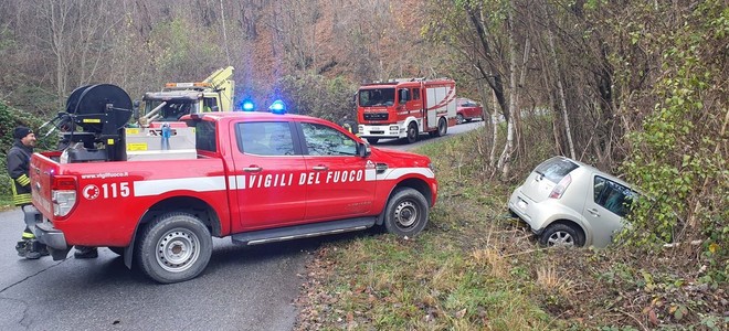 L'auto fuori strada nei pressi di Frabosa Soprana