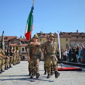 Venerdì l'avvicendamento alla guida della Reggimento. Nella foto d'archivio una manifestazione pubblica a Fossano