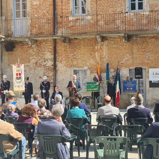 Mondovì, la Festa della Repubblica a Piazza con i riconoscimenti agli ex dipendenti comunali