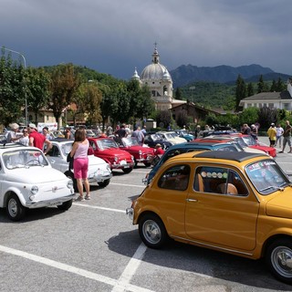 Boves: in frazione Fontanelle il terzo raduno di Fiat 500 d'epoca e Vespe Piaggio