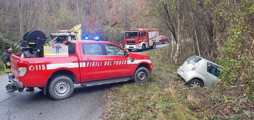 L'auto fuori strada nei pressi di Frabosa Soprana