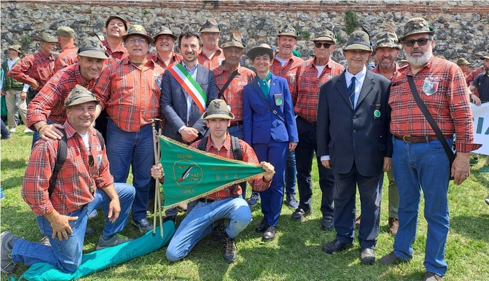 In foto il gruppo Ana di Bra a Vicenza per la 95ª Adunata Nazionale degli Alpini