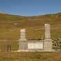 Nella foto il monumento dedicato ai Caduti del 1° Reggimento d’Artiglieria da Montagna posto al centro dell’altopiano