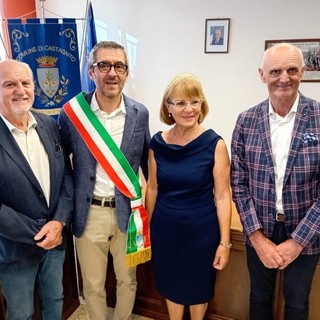 Il sindaco Giulio Cortese coi suoi predecessori Carlo Porro (a sinistra), Anna Becchis e Pier Felice Isnardi