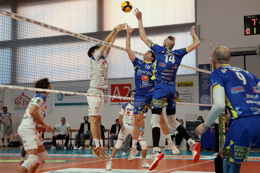 Volley A3M, il Monge-Gerbaudo Savigliano non riesce ad espugnare il PalaSguaitzer: Mantova s’impone 3-2