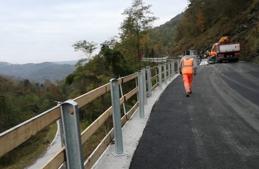 Dopo anni di senso alternato, domani riapre la strada provinciale 102 tra Gottasecca e la Liguria