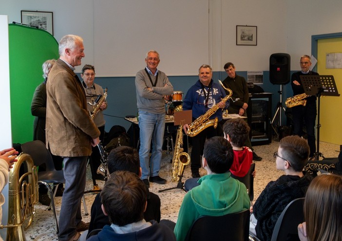 I segreti degli strumenti a fiato alla scuola Media di Sommariva del Bosco