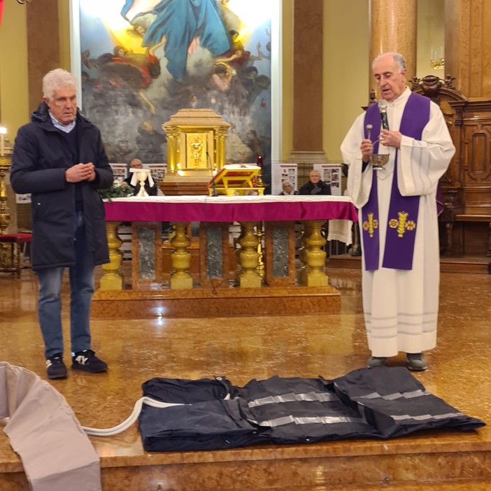 Due materassi antidecubito donati alla Casa di riposo di Fontanelle