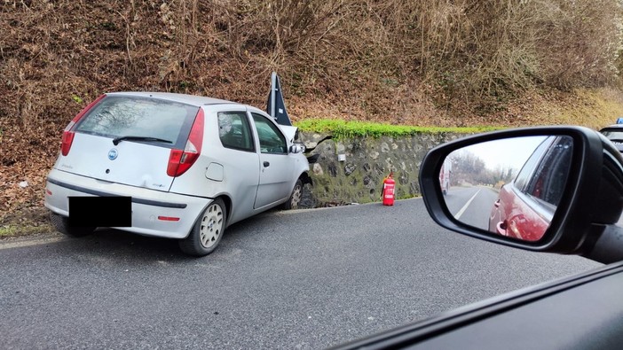 Mondovì, incidente a Breolungi: un'auto coinvolta